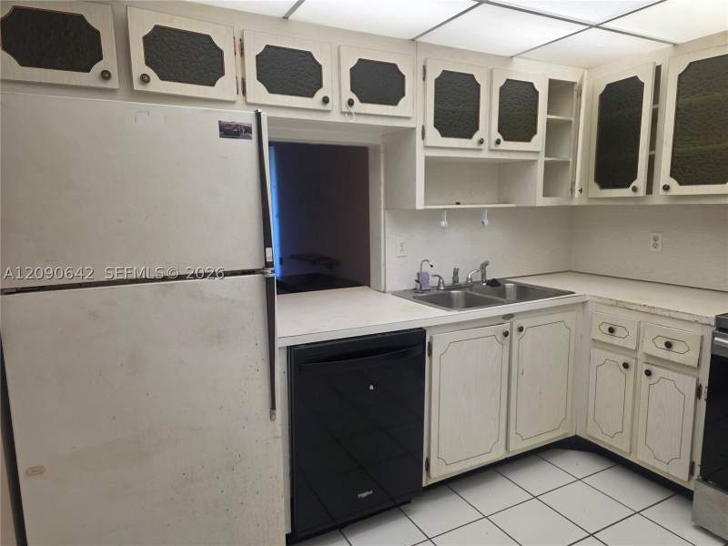 1 bedroom Condominium at 1304 NE 191st St A-128, Fourth Forum Condominium, Miami — photo 2