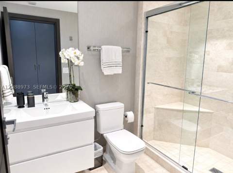 17111 Biscayne Blvd 2210, North Miami Beach FL - photo 24 of 32