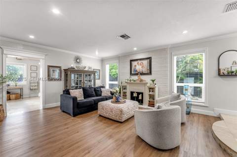 10420 SW 99th St, Miami FL - photo 7 of 56