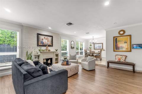 10420 SW 99th St, Miami FL - photo 8 of 56