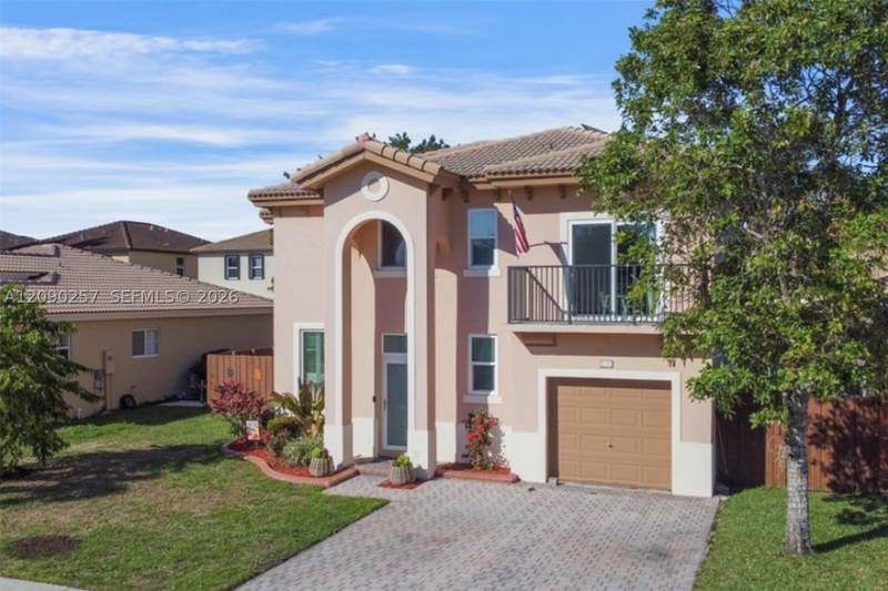 4 bedroom SingleFamilyResidence at 4241 NE 16th St, Grove At Waterstone, Homestead — photo 4