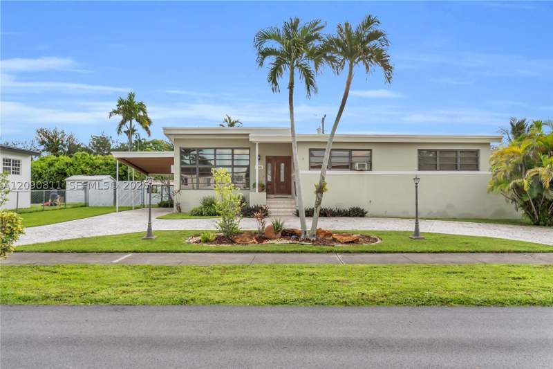 3 bedroom SingleFamilyResidence at 3121 SW 84th Ct, Coral Way Village Sec A P, Miami — photo 2