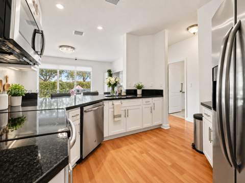 8739 NW 109th Ct, Doral FL - photo 11 of 30