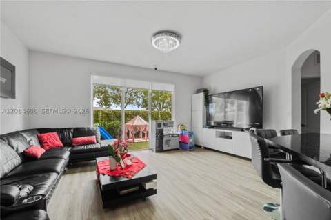 8739 NW 109th Ct, Doral FL - photo 6 of 30