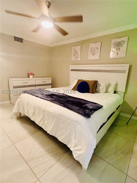20120 NE 3rd Ct 7, Miami FL - photo 10 of 17