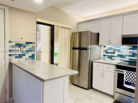 20120 NE 3rd Ct 7, Miami FL - photo 7 of 17