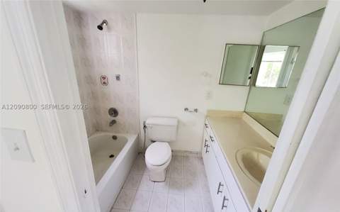 5810 W 18th Ln 101, Hialeah FL - photo 17 of 19