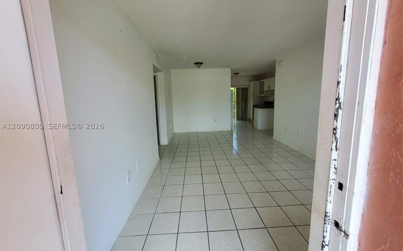 2 bedroom Condominium at 5810 W 18th Ln 101, Conquistador Villas Condo, Hialeah — photo 3