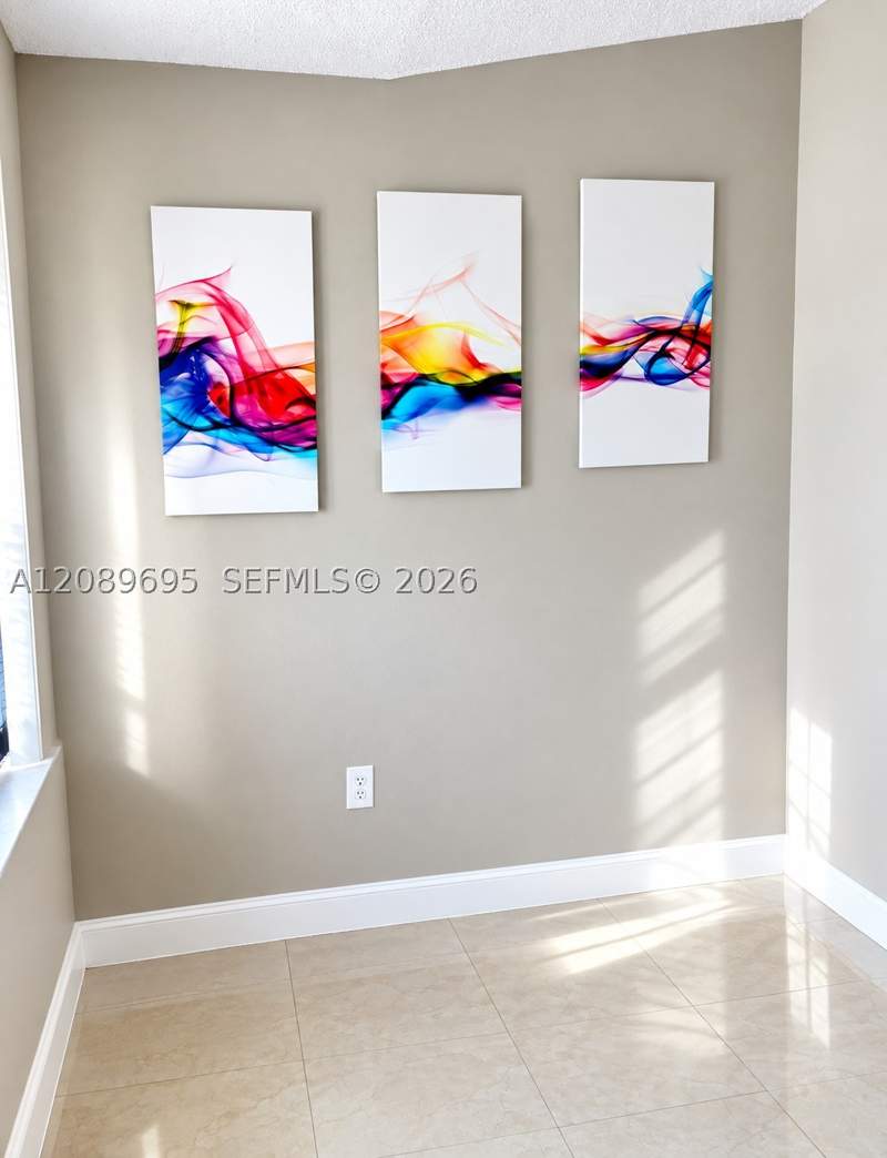 4 bedroom SingleFamilyResidence at 18155 SW 138th Pl, Fantasy One, Miami — photo 3