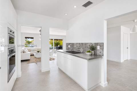 661 86th St, Miami Beach FL - photo 10 of 27
