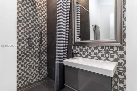 661 86th St, Miami Beach FL - photo 18 of 27