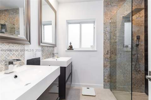 661 86th St, Miami Beach FL - photo 8 of 27