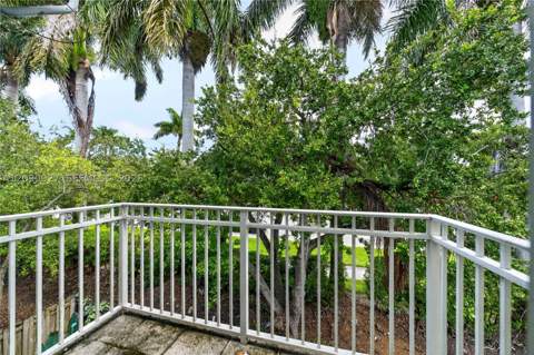 359 NE 27th Ter 204, Homestead FL - photo 8 of 20