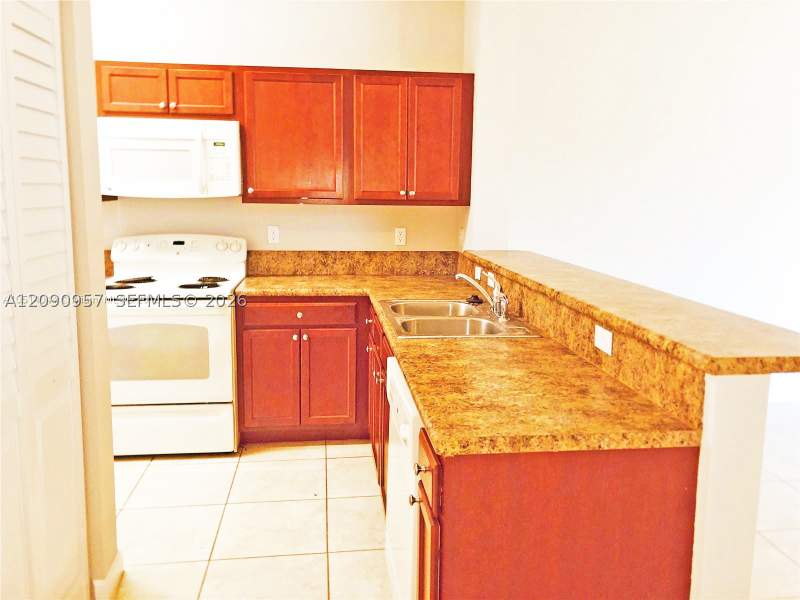 3 bedroom Townhouse at 2884 SE 2nd Dr 2, Fiji Condo No 2, Homestead — photo 5