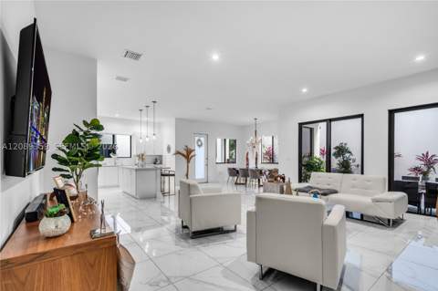 4363 NW 81st Ave, Doral FL - photo 11 of 54