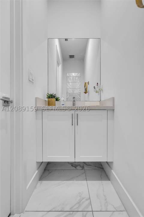 4363 NW 81st Ave, Doral FL - photo 14 of 54
