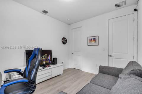 4363 NW 81st Ave, Doral FL - photo 18 of 54