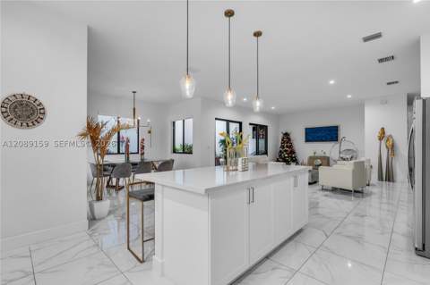 4363 NW 81st Ave, Doral FL - photo 8 of 54