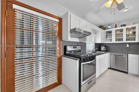 17325 NW 17th Ave, Miami Gardens FL - photo 7 of 24