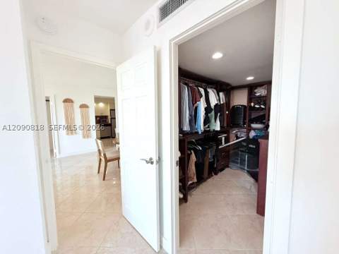 251 174th St 1712, Sunny Isles Beach FL - photo 10 of 27