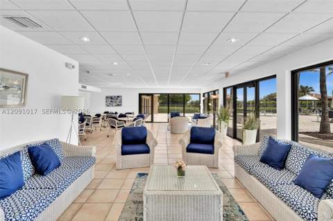 2625 Collins Ave 1109, Miami Beach FL - photo 17 of 19