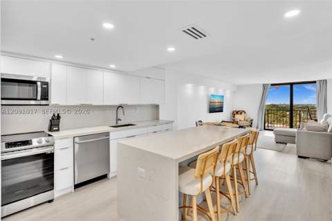 2625 Collins Ave 1109, Miami Beach FL - photo 7 of 19