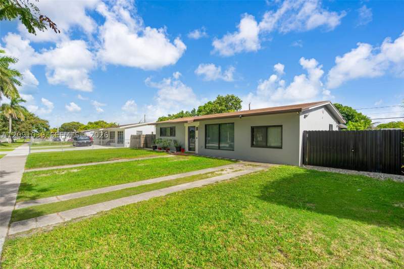 3 bedroom SingleFamilyResidence at 14740 SW 296th St, Leisure City Sec 4, Homestead — photo 3