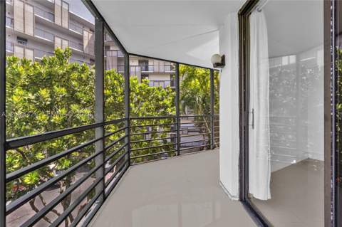 20400 W Country Club Dr 315, Aventura FL - photo 23 of 31
