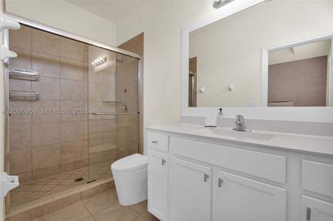 9255 W 33rd Ln 9255, Hialeah FL - photo 17 of 33