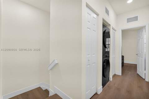 9255 W 33rd Ln 9255, Hialeah FL - photo 19 of 33