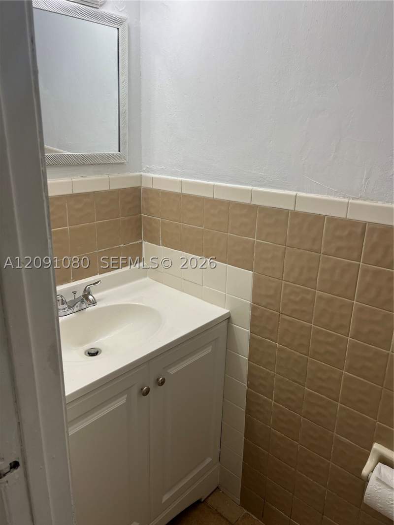 2 bedroom Townhouse at 5366 W 26th Ave 121, West View Lake Townhomes, Hialeah — photo 5
