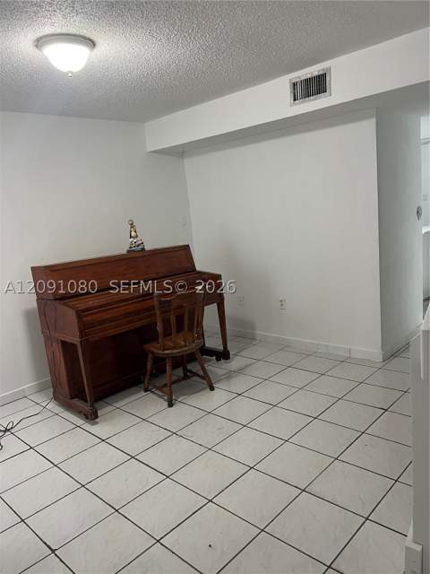 5366 W 26th Ave 121, Hialeah FL - photo 8 of 21