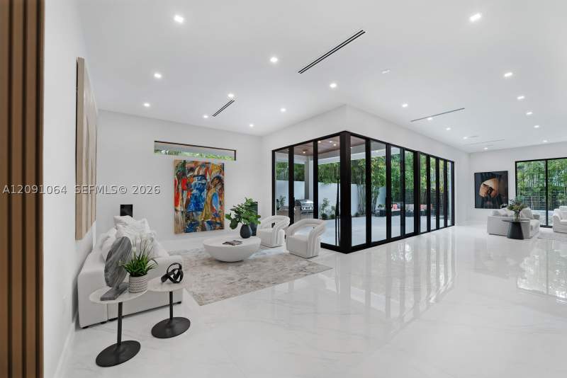 5 bedroom SingleFamilyResidence at 1780 Chucunantah Rd, Sunshine Fruits Co, Miami — photo 5