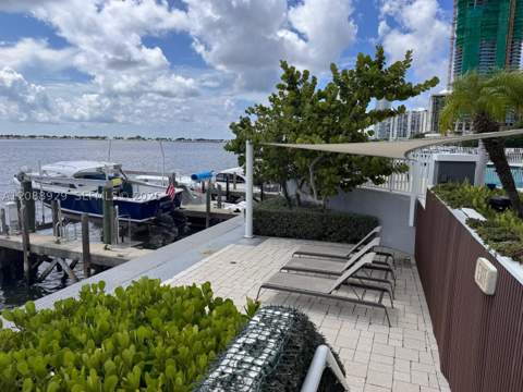 200 SE 15th Rd 7D, Miami FL - photo 17 of 25