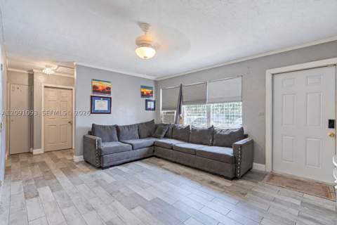 16935 NW 38th Ct, Miami Gardens FL - photo 6 of 30