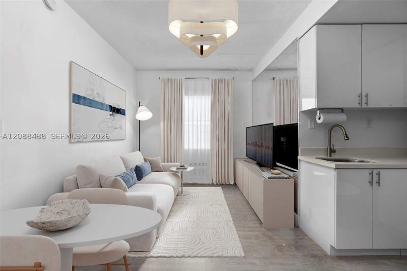 1 bedroom Condominium at 335 Ocean Dr 106, Ocean Walk On South Beach, Miami Beach — photo 3