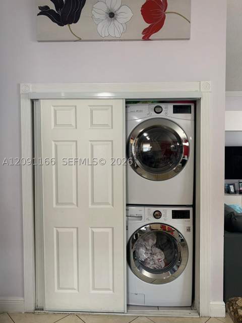 6940 W 25th Ln, Hialeah FL - photo 6 of 21