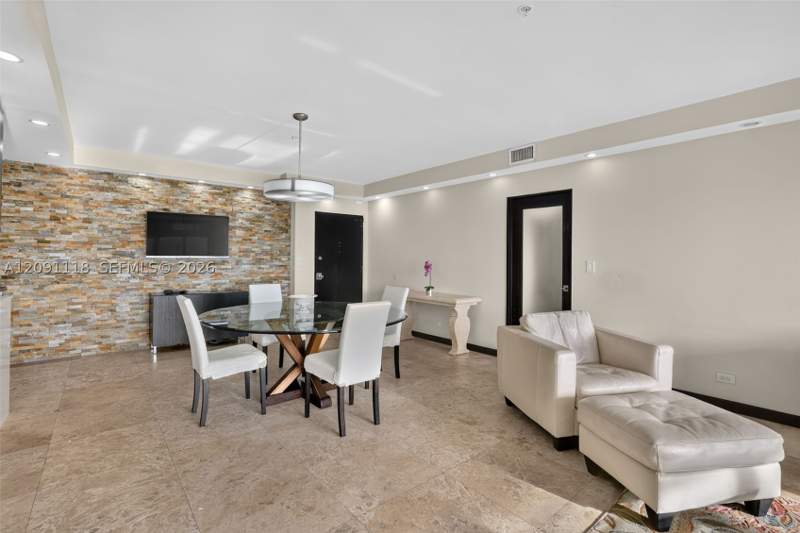 2 bedroom Condominium at 5601 Collins ave 1716, The Pavilion Condo, Miami Beach — photo 5