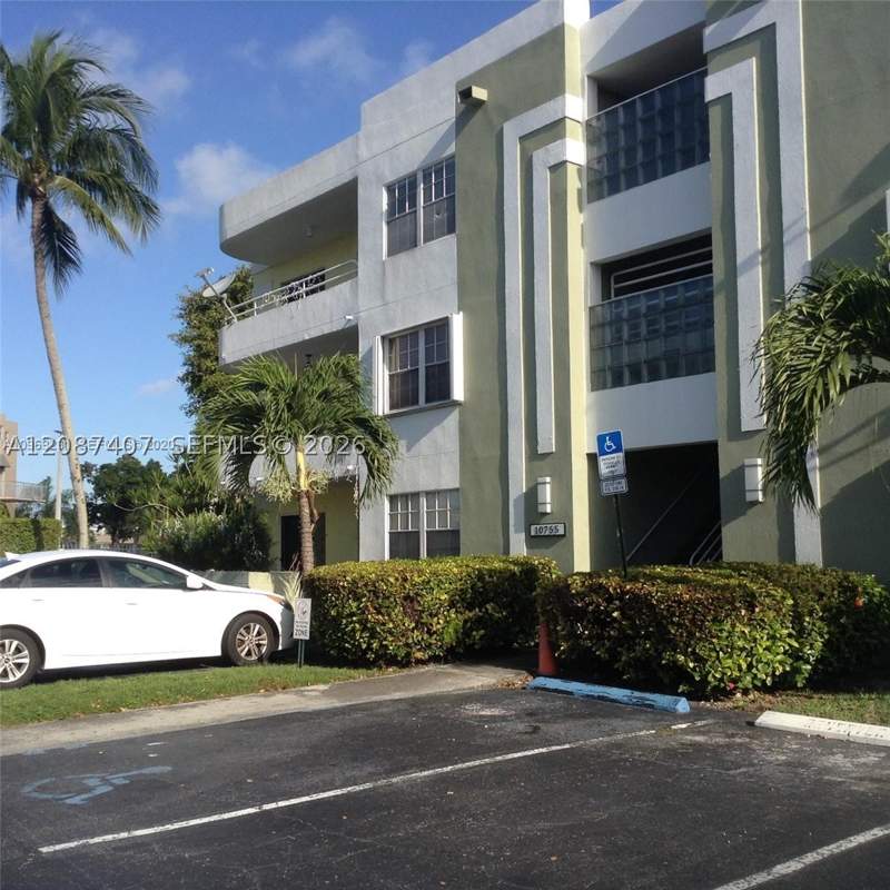 2 bedroom Condominium at 10755 SW 108th Ave 201, Palm Cove Condo, Miami — photo 2