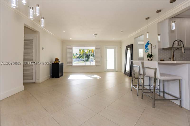 4 bedroom SingleFamilyResidence at 4301 SW 85th Ave, Tropical Highlands, Miami — photo 3