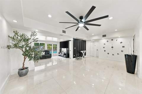 1055 NE 144th St, North Miami FL - photo 7 of 37