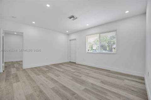 1401 NE 152nd St, North Miami Beach FL - photo 11 of 37
