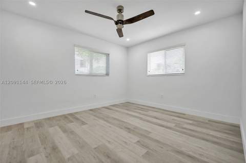 1401 NE 152nd St, North Miami Beach FL - photo 14 of 37