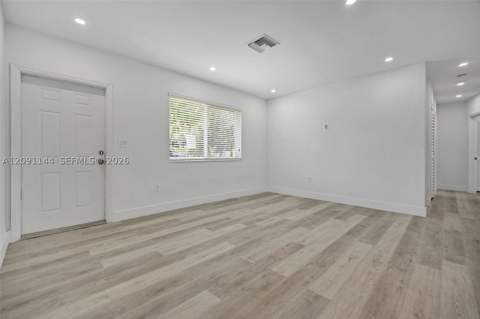 1401 NE 152nd St, North Miami Beach FL - photo 9 of 37
