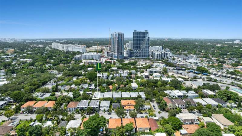 3 bedroom Townhouse at 3139 Hibiscus St 3139, Enchanted Grove Villas Co, Miami — photo 5