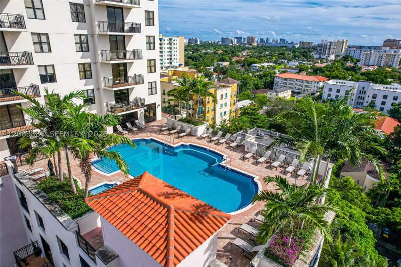 2 bedroom Condominium at 888 S Douglas Rd 1516, Puerta De Palmas Condo, Coral Gables — photo 2