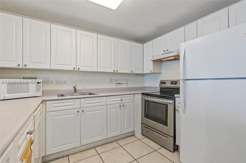 2301 Collins Ave 1420, Miami Beach FL - photo 7 of 36