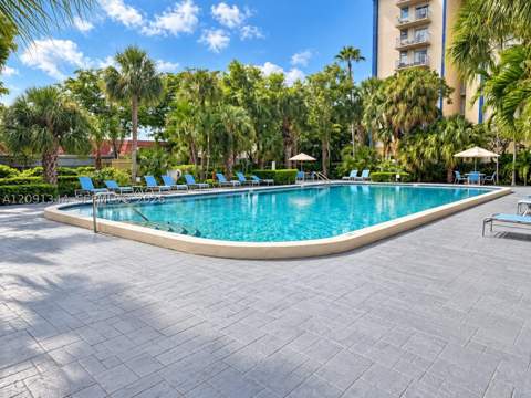 4550 NW 9th St 901E, Miami FL - photo 23 of 28