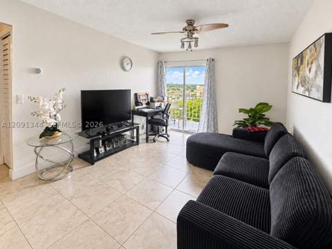 4550 NW 9th St 901E, Miami FL - photo 9 of 28