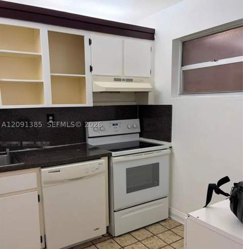 1150 Collins Ave 404, Miami Beach FL - photo 11 of 18